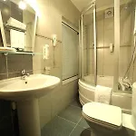 Отель Tria Elegance 4*