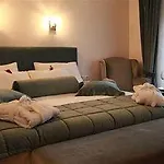 Tria Elegance Отель