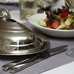 Tria Elegance Отель