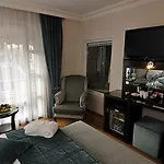 Tria Elegance 4*
