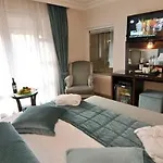 Tria Elegance 4*