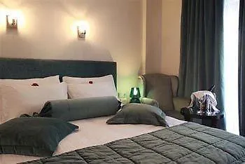 Tria Elegance Hotel 4*