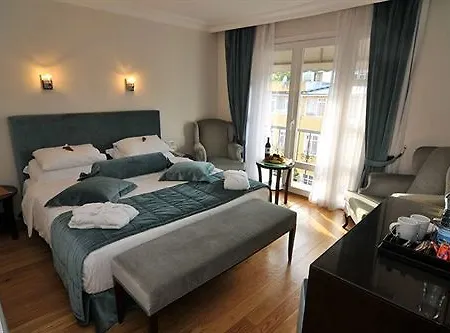 Tria Elegance Hotel