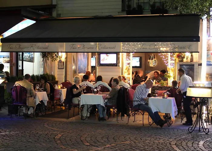 Tria Elegance מלון