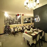 Tria Elegance